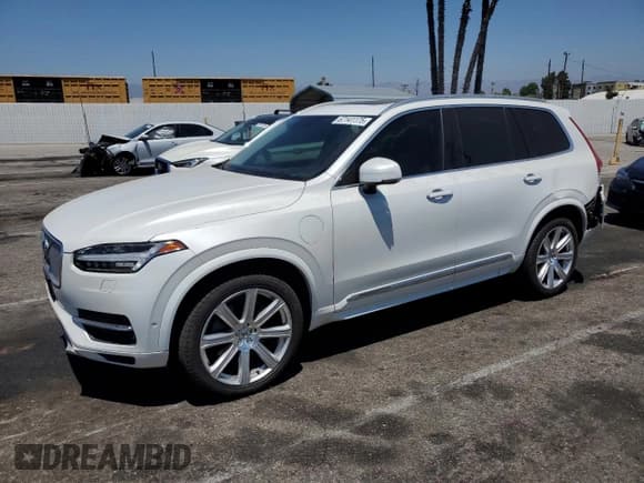 ✅ 2016 Volvo XC90 T8 Inscription • VIN: YV4BC0PL5G1055223 • Лот: 67141175. Опубликован ранее на Copart с пробегом 111 176 миль. Бесплатный доступ к архиву аукционных продаж из США и подробный отчёт об истории автомобиля на DreamBid. Изображение 1.