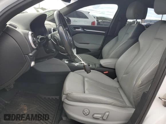 ✅ 2017 Audi A3 Prestige • VIN: WAUK8GFF7H1046482 • Lot: 72081715. Wystawiony na Copart z przebiegiem 75 751 mil. Bezpłatny archiwum sprzedaży aukcyjnych z USA i szczegółowy raport historii pojazdu na DreamBid. Zdjęcie 7.