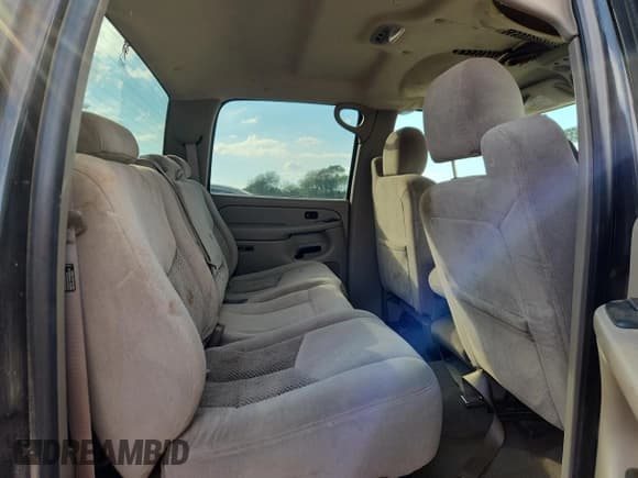 ✅ 2007 Chevrolet Silverado 2500HD LS • VIN: 1GCHK23U57F118835 • Лот: 86086555. Опубликован ранее на Copart с пробегом 106 331 миль. Бесплатный доступ к архиву аукционных продаж из США и подробный отчёт об истории автомобиля на DreamBid. Изображение 10.