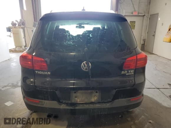 ✅ 2012 Volkswagen Tiguan S • VIN: WVGBV7AX6CW562562 • Lot: 87060975. Listed on Copart with 179,456 mi. Free auction sales archive from the USA and detailed vehicle history report at DreamBid. Image 6.