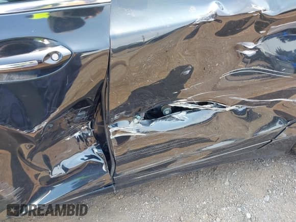 ✅ 2014 Lincoln MKZ • VIN: 3LN6L2J95ER835251 • Lot: 42870909. Wystawiony na IAAI z przebiegiem 197 023 mil. Bezpłatny archiwum sprzedaży aukcyjnych z USA i szczegółowy raport historii pojazdu na DreamBid. Zdjęcie 6.