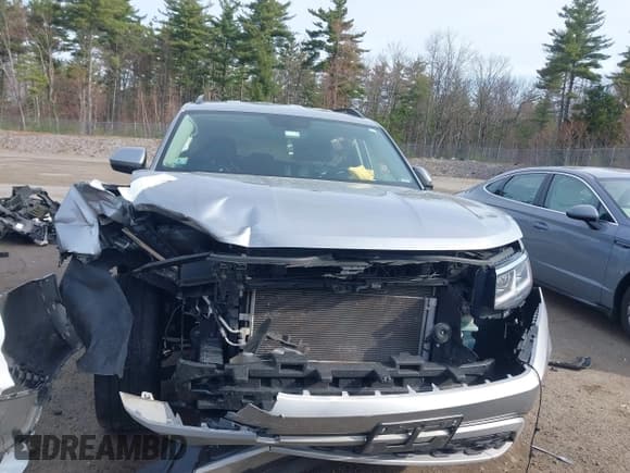 ✅ 2021 Volkswagen Atlas SE • VIN: 1V2HR2CA3MC542222 • Lot: 42071885. Listed on IAAI with 100,150 mi. Free auction sales archive from the USA and detailed vehicle history report at DreamBid. Image 13.