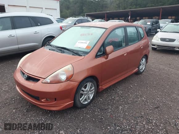 ✅ 2008 Honda Fit Sport • VIN: JHMGD37658S067206 • Lot: 43300306. Listed on IAAI with 185,418 mi. Free auction sales archive from the USA and detailed vehicle history report at DreamBid. Image 2.