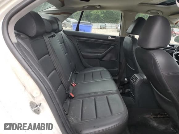 ✅ 2010 Volkswagen Jetta Limited Edition • VIN: 3VWRZ7AJ3AM041618 • Lot: 57675015. Listed on Copart with 206,076 mi. Free auction sales archive from the USA and detailed vehicle history report at DreamBid. Image 10.