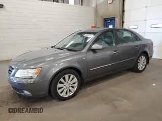 2010 Hyundai Sonata SE z VIN 5NPEU4AC2AH654206, wystawiony jako Copart lot #85390755 z przebiegiem 177 854 mil mil oraz Szkoda całkowita • Salvage title. Historia ofert i sprzedaży dostępna na DreamBid. Obrazek 1.