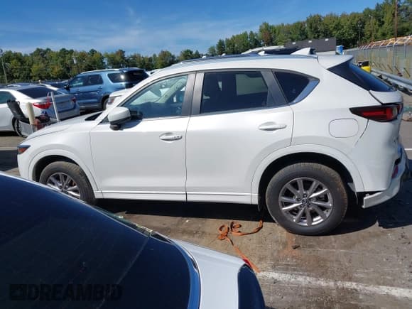 ✅ 2024 Mazda CX-5 S Carbon Edition • VIN: JM3KFBCL0R0488864 • Lot: 43360989. Wystawiony na IAAI z przebiegiem 12 636 mil. Bezpłatny archiwum sprzedaży aukcyjnych z USA i szczegółowy raport historii pojazdu na DreamBid. Zdjęcie 14.
