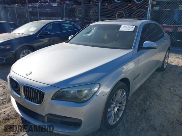 ✅ 2013 BMW 7 Series 740Li • VIN: WBAYE4C5XDD137025 • Lot: 43168830. Wystawiony na IAAI z przebiegiem Nie podano. Bezpłatny archiwum sprzedaży aukcyjnych z USA i szczegółowy raport historii pojazdu na DreamBid. Zdjęcie 2.