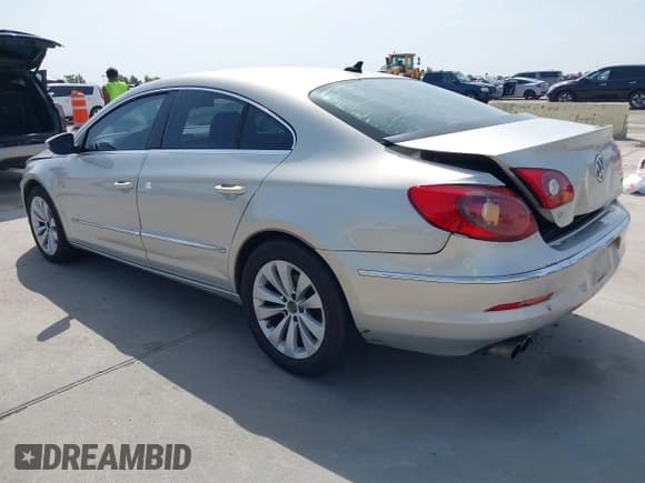 ✅ 2010 Volkswagen CC Sport • VIN: WVWNN7AN5AE542578 • Lot: 42758725. Wystawiony na IAAI z przebiegiem 152 580 mil. Bezpłatny archiwum sprzedaży aukcyjnych z USA i szczegółowy raport historii pojazdu na DreamBid. Zdjęcie 3.