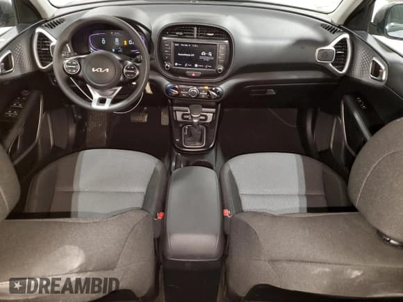 ✅ 2025 Kia Soul LX • VIN: KNDJ23AU9S7932094 • Lot: 92212655. Listed on Copart with 34,297 mi. Free auction sales archive from the USA and detailed vehicle history report at DreamBid. Image 8.