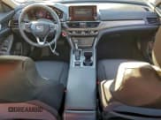 ✅ 2022 Honda Accord LX • VIN: 1HGCV1F18NA066089 • Lot: 93386235. Wystawiony na Copart z przebiegiem 20 480 mil. Bezpłatny archiwum sprzedaży aukcyjnych z USA i szczegółowy raport historii pojazdu na DreamBid. Zdjęcie 8.