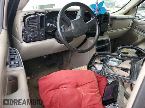 ✅ 2004 GMC Yukon SLE • VIN: 1GKEC13V04R318555 • Lot: 51705705. Listed on Copart with Not provided. Free auction sales archive from the USA and detailed vehicle history report at DreamBid. Image 8.