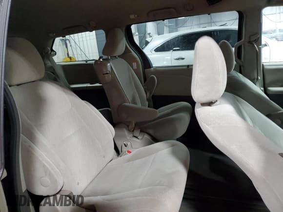 ✅ 2016 Toyota Sienna LE AAS • VIN: 5TDKK3DC9GS759584 • Lot: 62412365. Listed on Copart with 152,266 mi. Free auction sales archive from the USA and detailed vehicle history report at DreamBid. Image 11.