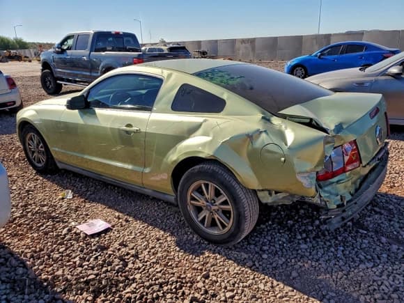 ✅ 2005 Ford Mustang Deluxe • VIN: 1ZVFT80N955166245 • Lot: 95994815. Listed on Copart with 155,056 mi. Free auction sales archive from the USA and detailed vehicle history report at DreamBid. Image 2.