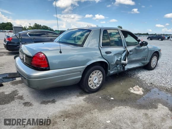 ✅ 2005 Ford Police Interceptor • VIN: 2FAFP71W55X173836 • Лот: 67728805. Опубликован ранее на Copart с пробегом 223 554 миль. Бесплатный доступ к архиву аукционных продаж из США и подробный отчёт об истории автомобиля на DreamBid. Изображение 3.