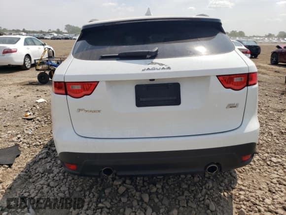 ✅ 2018 Jaguar F-Pace 35t Premium • VIN: SADCJ2EV9JA242795 • Lot: 67068075. Listed on Copart with 50,239 mi. Free auction sales archive from the USA and detailed vehicle history report at DreamBid. Image 6.