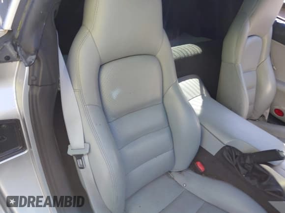 ✅ 2005 Chevrolet Corvette • VIN: 1G1YY24U955105580 • Лот: 43612681. Опубликован ранее на IAAI с пробегом 29 033 миль. Бесплатный доступ к архиву аукционных продаж из США и подробный отчёт об истории автомобиля на DreamBid. Изображение 8.