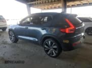 ✅ 2022 Volvo XC40 Twin Ultimate • VIN: YV4ED3UB6N2778223 • Lot: 81817975. Wystawiony na Copart z przebiegiem 37 970 mil. Bezpłatny archiwum sprzedaży aukcyjnych z USA i szczegółowy raport historii pojazdu na DreamBid. Zdjęcie 2.