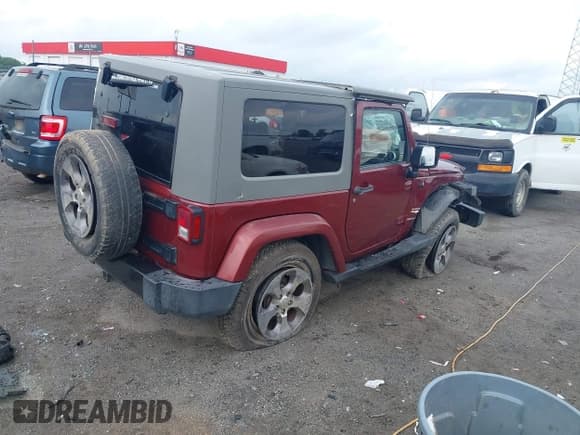 ✅ 2008 Jeep Wrangler Sahara • VIN: 1J4FA54168L512227 • Lot: 42106422. Wystawiony na IAAI z przebiegiem 198 495 mil. Bezpłatny archiwum sprzedaży aukcyjnych z USA i szczegółowy raport historii pojazdu na DreamBid. Zdjęcie 4.