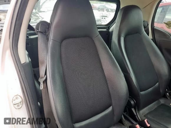 ✅ 2014 Smart fortwo Pure • VIN: WMEEJ3BA7EK775662 • Лот: 71088535. Опубликован ранее на Copart с пробегом Не указан. Бесплатный доступ к архиву аукционных продаж из США и подробный отчёт об истории автомобиля на DreamBid. Изображение 10.