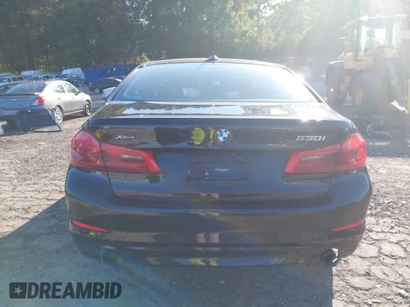 ✅ 2018 BMW 5 Series 530i xDrive • VIN: WBAJA7C5XJWA72825 • Lot: 43426324. Listed on IAAI with 118,711 mi. Free auction sales archive from the USA and detailed vehicle history report at DreamBid. Image 17.