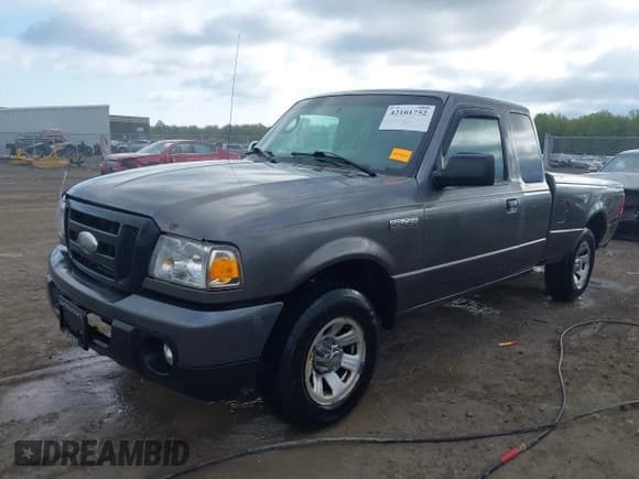 ✅ 2011 Ford Ranger XLT • VIN: 1FTKR4EEXBPB22563 • Lot: 42101752. Listed on IAAI with 211,855 mi. Free auction sales archive from the USA and detailed vehicle history report at DreamBid. Image 2.