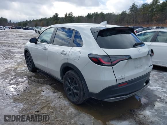 ✅ 2024 Honda HR-V Sport • VIN: 3CZRZ2H54RM770151 • Lot: 41501617. Wystawiony na IAAI z przebiegiem 15 928 mil. Bezpłatny archiwum sprzedaży aukcyjnych z USA i szczegółowy raport historii pojazdu na DreamBid. Zdjęcie 3.