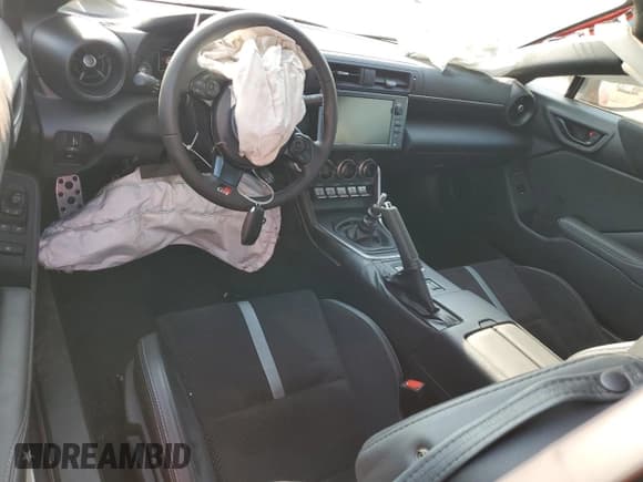 ✅ 2023 Toyota 86 Premium • VIN: JF1ZNBE12P9756883 • Lot: 61325803. Listed on Copart with 5,797 mi. Free auction sales archive from the USA and detailed vehicle history report at DreamBid. Image 8.
