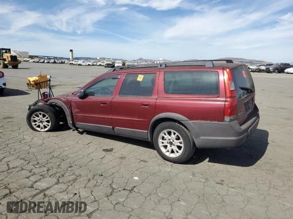 ✅ 2004 Volvo V70 XC Cross Country • VIN: YV1SZ59H841156544 • Lot: 75220694. Listed on Copart with 131,943 mi. Free auction sales archive from the USA and detailed vehicle history report at DreamBid. Image 2.