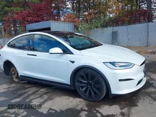 ✅ 2023 Tesla Model X Plaid • VIN: 7SAXCBE69PF376161 • Lot: 43607646. Wystawiony na IAAI z przebiegiem 15 929 mil. Bezpłatny archiwum sprzedaży aukcyjnych z USA i szczegółowy raport historii pojazdu na DreamBid. Zdjęcie 1.