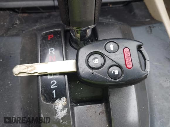 ✅ 2010 Honda Accord LX-P • VIN: 1HGCP2F4XAA125793 • Лот: 43577198. Опубликован ранее на IAAI с пробегом 122 888 миль. Бесплатный доступ к архиву аукционных продаж из США и подробный отчёт об истории автомобиля на DreamBid. Изображение 11.