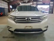 ✅ 2013 Toyota Highlander Plus • VIN: 5TDBK3EHXDS181999 • Lot: 94299105. Listed on Copart with 158,186 mi. Free auction sales archive from the USA and detailed vehicle history report at DreamBid. Image 5.