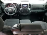 ✅ 2020 Chevrolet Silverado 1500 Custom • VIN: 1GCPWBEF1LZ249428 • Lot: 60646034. Wystawiony na Copart z przebiegiem 19 450 mil. Bezpłatny archiwum sprzedaży aukcyjnych z USA i szczegółowy raport historii pojazdu na DreamBid. Zdjęcie 8.