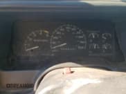 ✅ 1995 GMC Sierra 1500 • VIN: 1GTEC14H0SZ552129 • Лот: 92077455. Опубликован ранее на Copart с пробегом 129 670 миль. Бесплатный доступ к архиву аукционных продаж из США и подробный отчёт об истории автомобиля на DreamBid. Изображение 9.