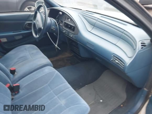✅ 1994 Ford Taurus GL • VIN: 1FALP57U4RG263732 • Lot: 43801365. Listed on IAAI with 141,636 mi. Free auction sales archive from the USA and detailed vehicle history report at DreamBid. Image 5.