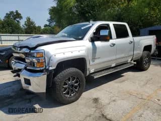 2016 Chevrolet Silverado 2500HD LTZ с VIN 1GC1KWE89GF285062, выставлен на аукционе Copart как лот 68902015 с пробегом 147 545 миль миль и Списание • Salvage title. История ставок и продаж доступна на DreamBid. Изображение 1.