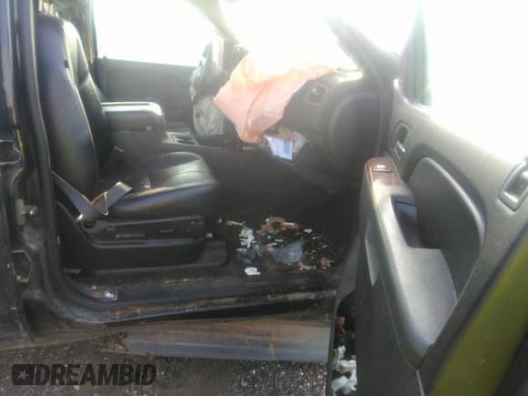 ✅ 2011 Chevrolet Suburban LT • VIN: 1GNSKJE32BR328845 • Lot: 43211739. Listed on IAAI with 196,574 mi. Free auction sales archive from the USA and detailed vehicle history report at DreamBid. Image 5.