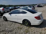 ✅ 2015 Mercedes-Benz C 250 • VIN: WDDGJ4HB0FG379273 • Lot: 80125605. Wystawiony na Copart z przebiegiem 110 482 mil. Bezpłatny archiwum sprzedaży aukcyjnych z USA i szczegółowy raport historii pojazdu na DreamBid. Zdjęcie 2.