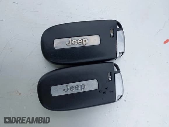 ✅ 2015 Jeep Grand Cherokee Summit • VIN: 1C4RJFJG1FC135935 • Lot: 42494004. Listed on IAAI with 201,553 mi. Free auction sales archive from the USA and detailed vehicle history report at DreamBid. Image 11.