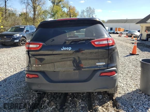 ✅ 2014 Jeep Cherokee Latitude • VIN: 1C4PJMCB4EW268375 • Lot: 85817005. Wystawiony na Copart z przebiegiem 158 299 mil. Bezpłatny archiwum sprzedaży aukcyjnych z USA i szczegółowy raport historii pojazdu na DreamBid. Zdjęcie 6.