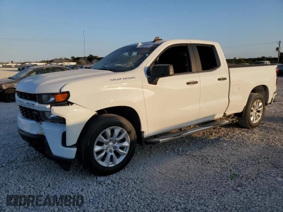 ✅ 2020 Chevrolet Silverado 1500 Custom • VIN: 1GCRWBEF9LZ281181 • Lot: 43327815. Wystawiony na Copart z przebiegiem 80 007 mil. Bezpłatny archiwum sprzedaży aukcyjnych z USA i szczegółowy raport historii pojazdu na DreamBid. Zdjęcie 1.