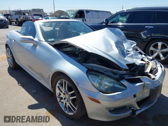 ✅ 2008 Mercedes-Benz SLK 350 • VIN: WDBWK56F08F181783 • Lot: 42153077. Listed on IAAI with 131,428 mi. Free auction sales archive from the USA and detailed vehicle history report at DreamBid. Image 6.