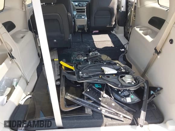 ✅ 2017 Chrysler Pacifica Touring L • VIN: 2C4RC1BG1HR785208 • Лот: 42584438. Опубликован ранее на IAAI с пробегом 93 204 миль. Бесплатный доступ к архиву аукционных продаж из США и подробный отчёт об истории автомобиля на DreamBid. Изображение 18.