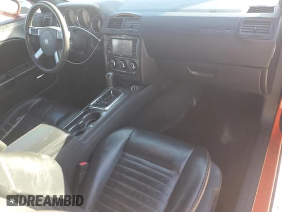 ✅ 2009 Dodge Challenger R/T • VIN: 2B3LJ54T59H511449 • Lot: 88753985. Wystawiony na Copart z przebiegiem 100 297 mil. Bezpłatny archiwum sprzedaży aukcyjnych z USA i szczegółowy raport historii pojazdu na DreamBid. Zdjęcie 8.