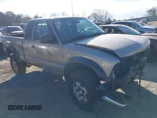 ✅ 2001 Chevrolet S-10 LS ZR2 • VIN: 1GCCT19W618134483 • Лот: 41630814. Опубликован ранее на IAAI с пробегом Не указан. Бесплатный доступ к архиву аукционных продаж из США и подробный отчёт об истории автомобиля на DreamBid. Изображение 1.