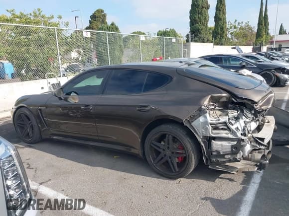 ✅ 2014 Porsche Panamera S • VIN: WP0AB2A75EL056107 • Lot: 42619685. Wystawiony na IAAI z przebiegiem 143 574 mil. Bezpłatny archiwum sprzedaży aukcyjnych z USA i szczegółowy raport historii pojazdu na DreamBid. Zdjęcie 15.