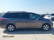 ✅ 2014 Toyota Sienna LE • VIN: 5TDKK3DC6ES463421 • Лот: 43558846. Опубликован ранее на IAAI с пробегом 157 332 миль. Бесплатный доступ к архиву аукционных продаж из США и подробный отчёт об истории автомобиля на DreamBid. Изображение 13.