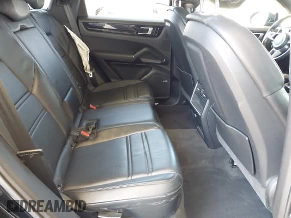 ✅ 2020 Porsche Cayenne • VIN: WP1AA2AYXLDA10516 • Лот: 42875806. Опубликован ранее на IAAI с пробегом 89 732 миль. Бесплатный доступ к архиву аукционных продаж из США и подробный отчёт об истории автомобиля на DreamBid. Изображение 8.