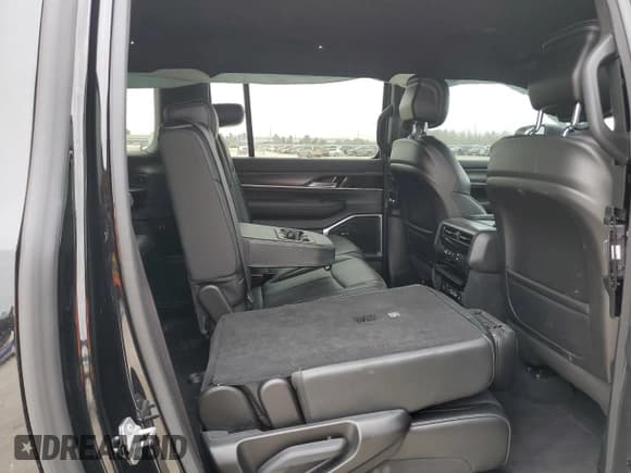 ✅ 2023 Jeep Wagoneer Series II • VIN: 1C4SJSBP0PS544296 • Lot: 41708495. Listed on Copart with 23,406 mi. Free auction sales archive from the USA and detailed vehicle history report at DreamBid. Image 11.