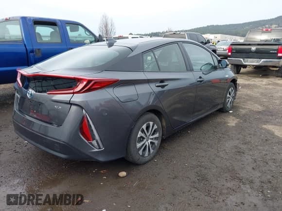 ✅ 2022 Toyota Prius XLE • VIN: JTDKAMFP7N3207069 • Lot: 43768829. Listed on IAAI with 37,746 mi. Free auction sales archive from the USA and detailed vehicle history report at DreamBid. Image 4.
