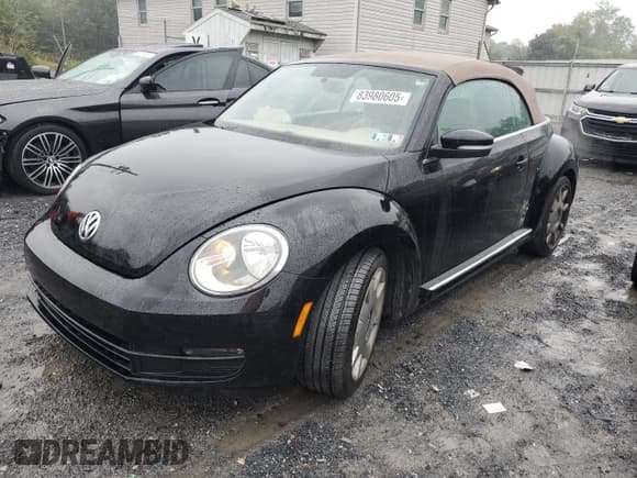 ✅ 2013 Volkswagen Beetle 2.5L • VIN: 3VW5P7AT2DM820342 • Лот: 83980605. Опубликован ранее на Copart с пробегом 97 485 миль. Бесплатный доступ к архиву аукционных продаж из США и подробный отчёт об истории автомобиля на DreamBid. Изображение 1.